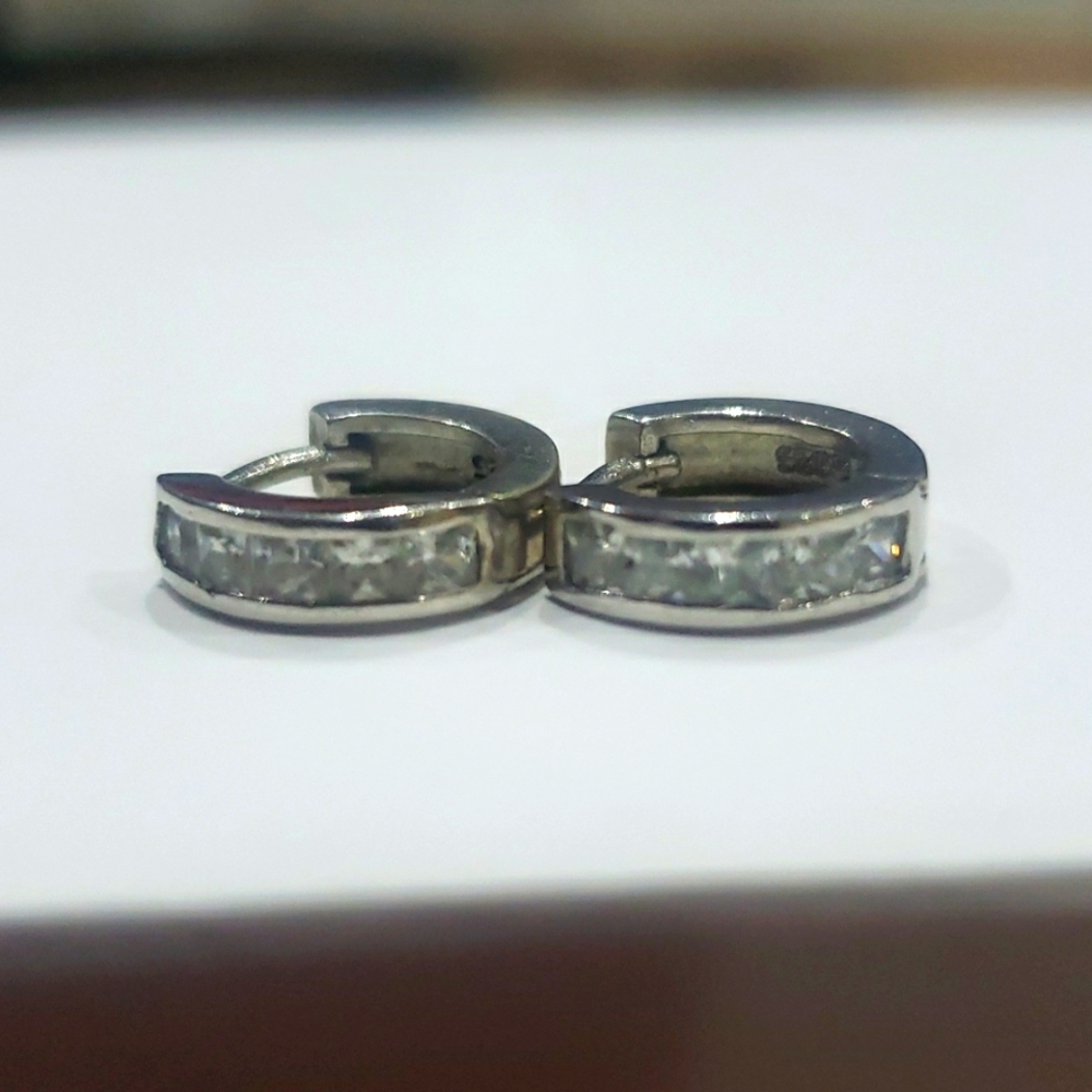 Earings - Picture 2 of 6